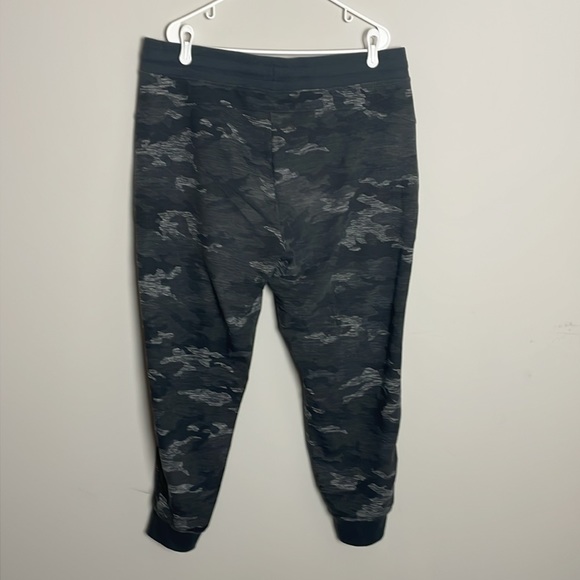 Athletic Works Black & Gray Camouflage Joggers- Front pockets- XXL (20) - Picture 2 of 10